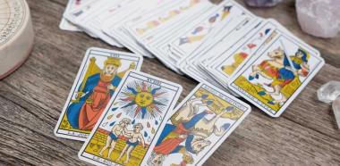 Tarot dos Orixás Grátis  Tarot, Jogo de cartas ciganas, Leituras