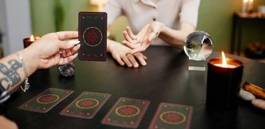 Tarot Sim ou Não: entenda como funciona e aprenda a jogar