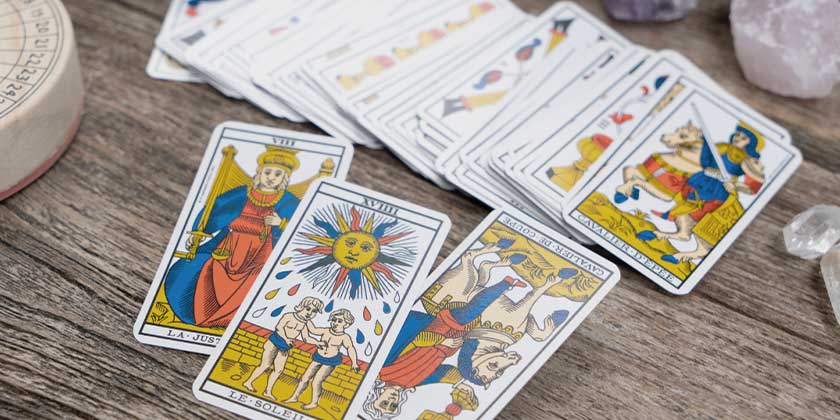 Baralho de Tarot: guia completo para você escolher um